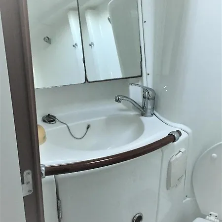 Bnsail Barca A Vela Per Crociere, Veleggiate O Semplice Relax A Bordo Botel Fiumicino