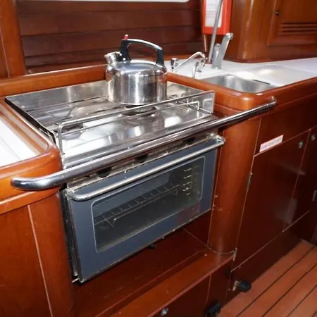 Bnsail Barca A Vela Per Crociere, Veleggiate O Semplice Relax A Bordo Botel